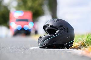Nach einem Motorradunfall ist der Mörder auf der Flucht festgenommen worden. (Symbolbild)