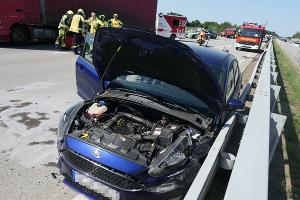 Bild von der Unfallstelle mit eingerichteter Vollsperrung