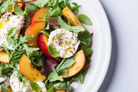 Burrata-Pfirsich-Salat 