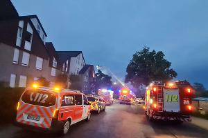 Einsatzfahrzeuge auf der Straße