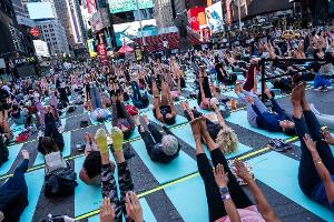 Das Event fiel in diesem Jahr mit dem Internationalen Tag des Yogas zusammen.