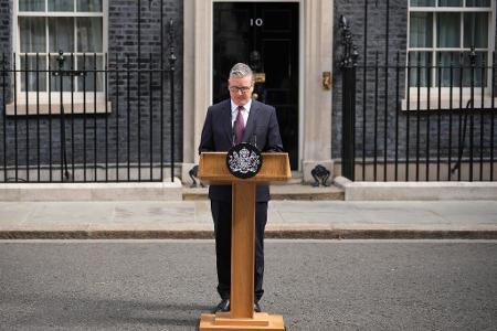 Großbritanniens Premierminister Keir Starmer kündigt seinen Rücktritt an.