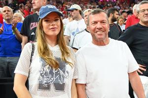 Lothar Matthäus schaut mit Freundin Basketball statt Fußball-WM