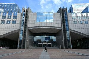 Fraktionen im EU-Parlament dürfen die ihnen zur Verfügung gestellten Mittel nur nach festgelegten Regeln ausgeben. (Archivbild)
