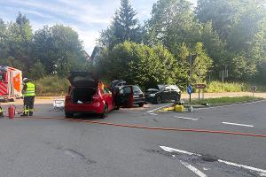Bei dem Unfall wurden insgesamt 6 Personen verletzt.