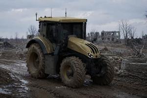 Steyr Terrus CVT Traktor mit Mehler M-RACC KE