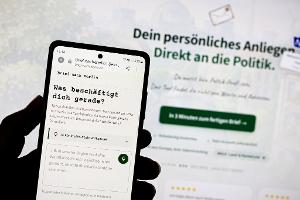 Das Portal soll helfen, sich an Politiker zu wenden.