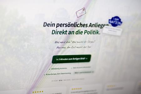 Die Seite lässt sich mit dem Handy oder am Rechner öffnen.