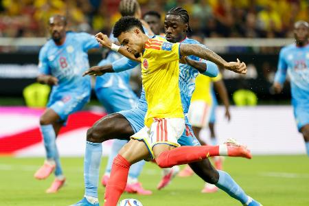 Munoz überwindet starken Mpasi: Kolumbien erreicht K.o.-Phase