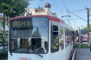 Stadtbahn an der Haltestelle