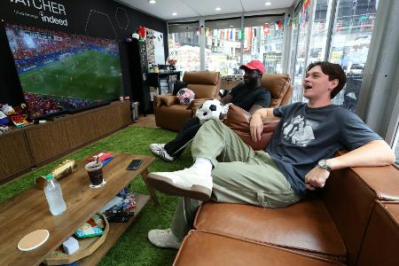 Traumjob am Times Square: 50.000 Dollar fürs Fußball schauen