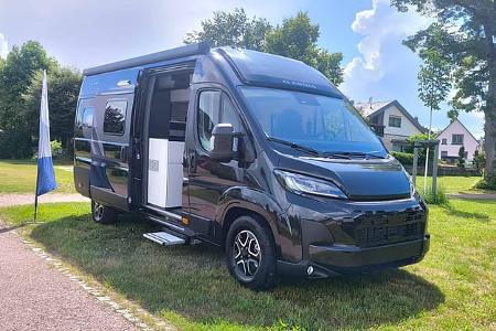 Adria Twin Supreme 640 SGX, Außenaufnahme, Front