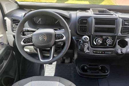 Select 640 SLB, Citroen Jumper, Fahrerhaus, Cockpit