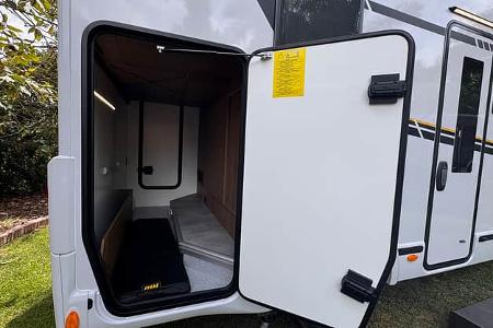 Benimar, yrteo 885, Teilintegrierter, neu, 2026, 2027, Hubbett, kein festes Bett, 2-Personen-Grundriss