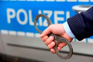 Symbolbild: Erfolgreiche Festnahme durch die Polizei