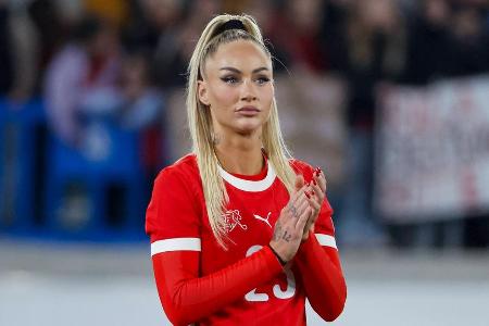 Schweizer Fußballstar Alisha Lehmann hat sich verlobt