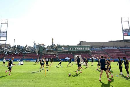 WM: Schweden trainiert vor eingestürzter Tribüne