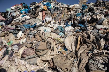 Nach Angaben der EU-Behörde fallen Millionen Tonnen Textilabfälle an, von denen aber nur ein Teil recycelt wird. (Archivfoto)