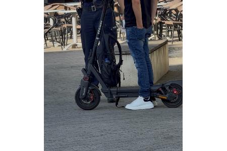 Kontrolle eines E-Scooter-Fahrers