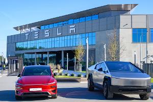 Der US-Elektroautobauer Tesla will die Produktion in seinem Werk in Grünheide noch weiter ankurbeln. (Archivbild)