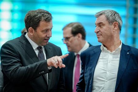 Auch Bundesfinanzminister Lars Klingbeil und Bayerns Ministerpräsident Markus Söder waren bei dem Treffen dabei.