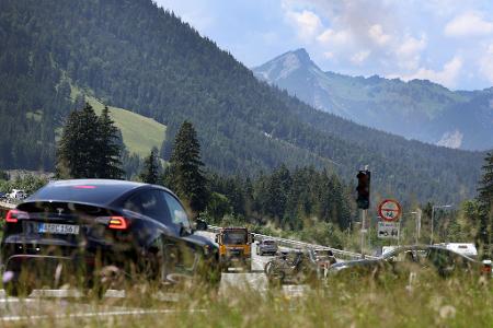 Auch der Fernpass ist eine vielbefahrene Ferien-Route.
