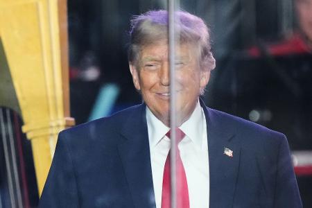 Laut Trump ist die Straße von Hormus offen. 