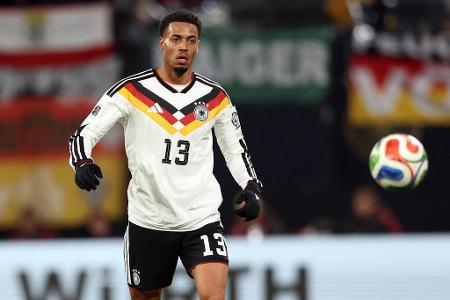 MITTELFELD: Felix Nmecha (bis 65.) - Note: 4,5 - Stand nach seinen furiosen Auftritten besonders im Rampenlicht, machte allerdings erstmals bei dieser WM echte Fehler. Schenkte den Ball vor dem 1:1 viel zu leicht her, auch danach fehlten ihm oft die Defensivinstinkte. Im Spiel mit Ball blitzte seine Dynamik nur ganz selten auf.