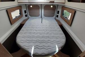 Dreamer D64, Campingbus, Bett, Queensbett