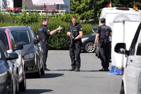 Die Polizei fahndet nach dem Täter. 