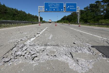 Hitzeschäden sorgen auf mehreren Autobahnen derzeit für Sperrungen und Tempolimits. 
