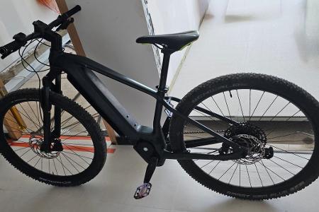 Fahrrad CUBE. Wer erkennt es, als sein Eigentum?