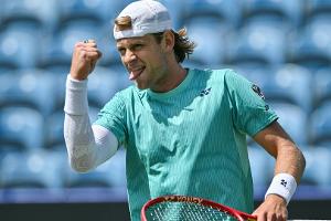 Tennis: Bergs siegt im Finale von Eastbourne gegen Humbert