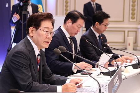 Südkoreas Präsident Lee Jae Myung stellt seinen ambitionierten Investitionsplan vor.