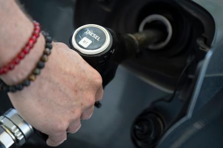 Bei Diesel sieht das Ifo eine deutliche Lücke in der Weitergabe des Tankrabatts. (Symbolbild)