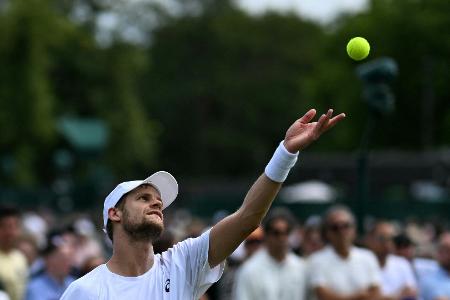 Premiere in Wimbledon: Hanfmann erstmals in Runde zwei