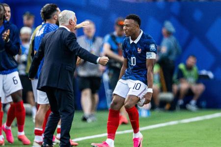 Jubel mit Deschamps: Frankreich lässt Schweden keine Chance