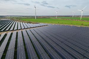 Erneuerbare Energien haben im ersten Halbjahr 58 Prozent des Stromverbrauchs gedeckt - ein Rekord. (Symbolbild)