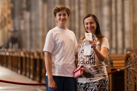 Julia und David, in Istanbul lebende Ukrainer, sind die ersten Gäste jemals, die für den Dom Eintritt zahlen mussten.