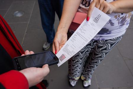 Probleme gab es kurz beim Scannen der Tickets.