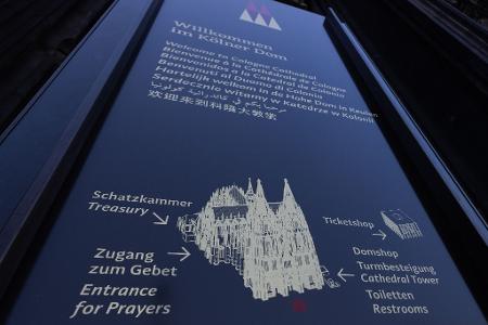 Der Dom ist von mehreren Seiten aus zugänglich.