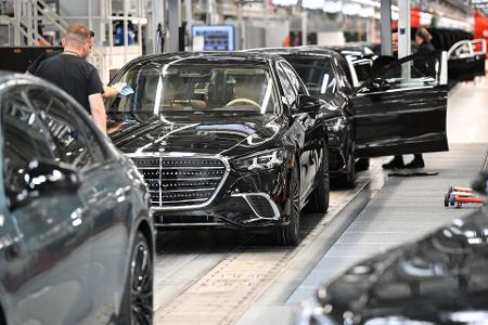 IG Metall ruft zu Protest bei Sparkurs bei Mercedes-Benz auf. (Archivbild)
