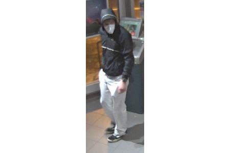 Bilder zur Öffentlichkeitsfahndung freigegeben; Quelle: Überwachungskamera