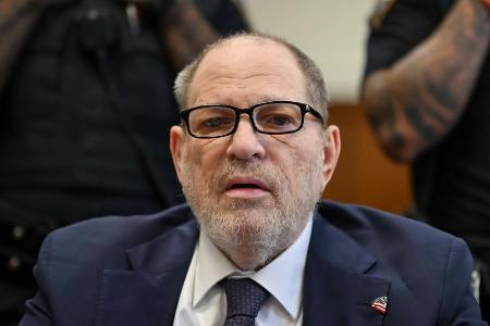 Harvey Weinstein nach Herzversagen in Klinik