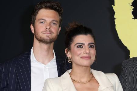 Jack Quaid und Claudia Doumit