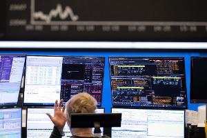 Der Dax ist auf einen Rekord gestiegen - auch dank der Euphorie um Künstliche Intelligenz (KI).