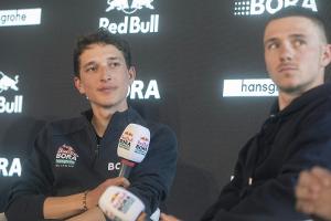 Vor Tourstart: Lipowitz entspannt, Evenepoel motzt in der PK