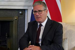 WM: Englands Premierminister verlängert Pub-Öffnungszeiten