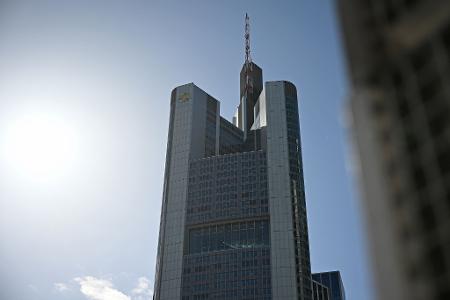 Der Commerzbank-Tower ist 50 Stockwerke hoch. (Archivbild)