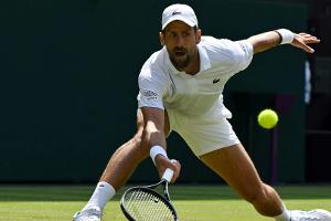 Djokovic zieht mit Federer gleich - auch Sinner weiter